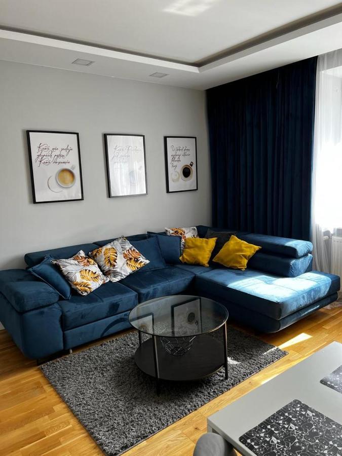 Family & Business Elegant Apartments Ul Astronautow Centrum Downtown - 3 Bedroom, Parking 키엘체 외부 사진