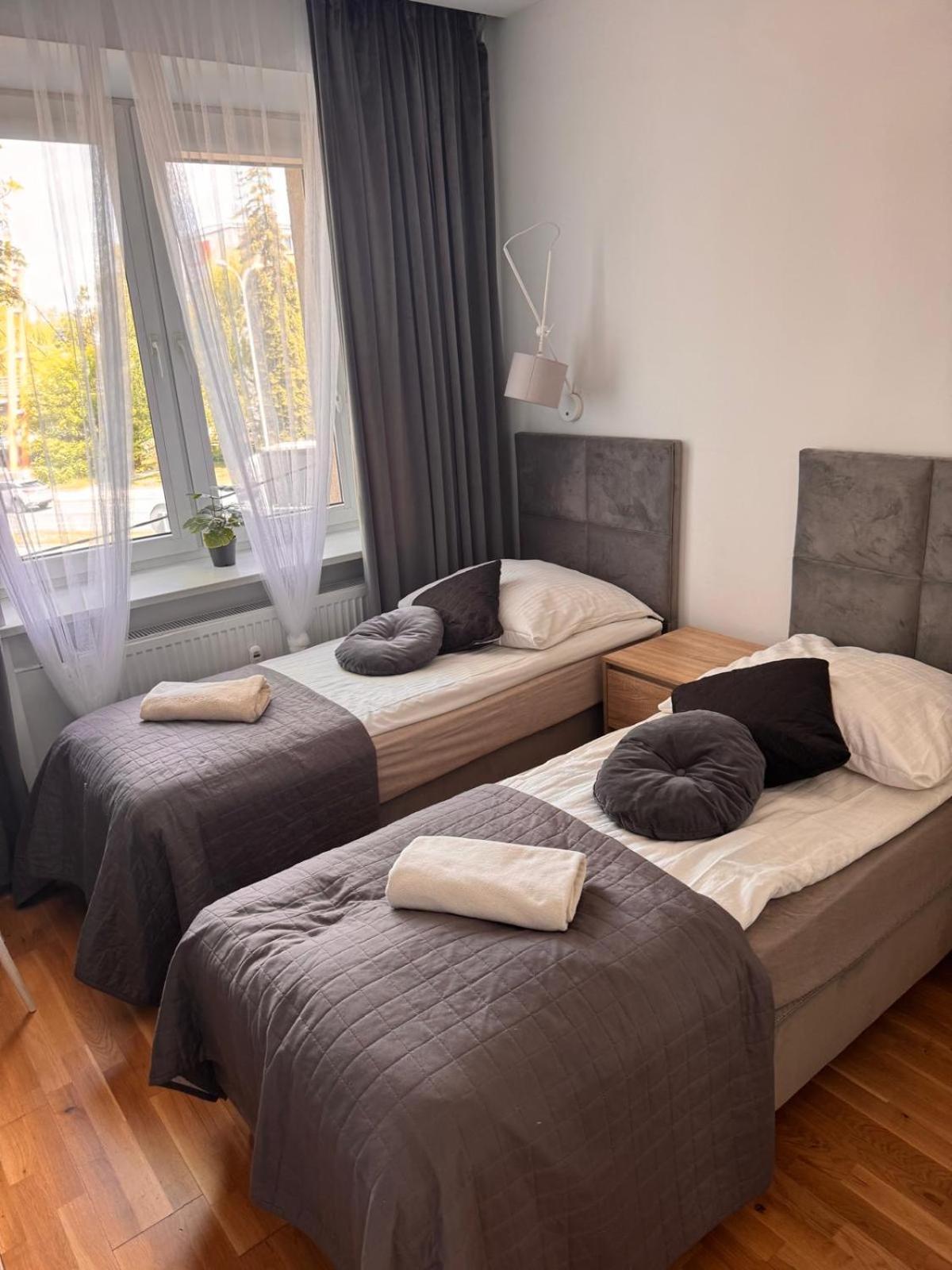 Family & Business Elegant Apartments Ul Astronautow Centrum Downtown - 3 Bedroom, Parking 키엘체 외부 사진