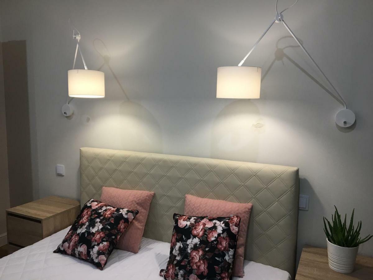 Family & Business Elegant Apartments Ul Astronautow Centrum Downtown - 3 Bedroom, Parking 키엘체 외부 사진