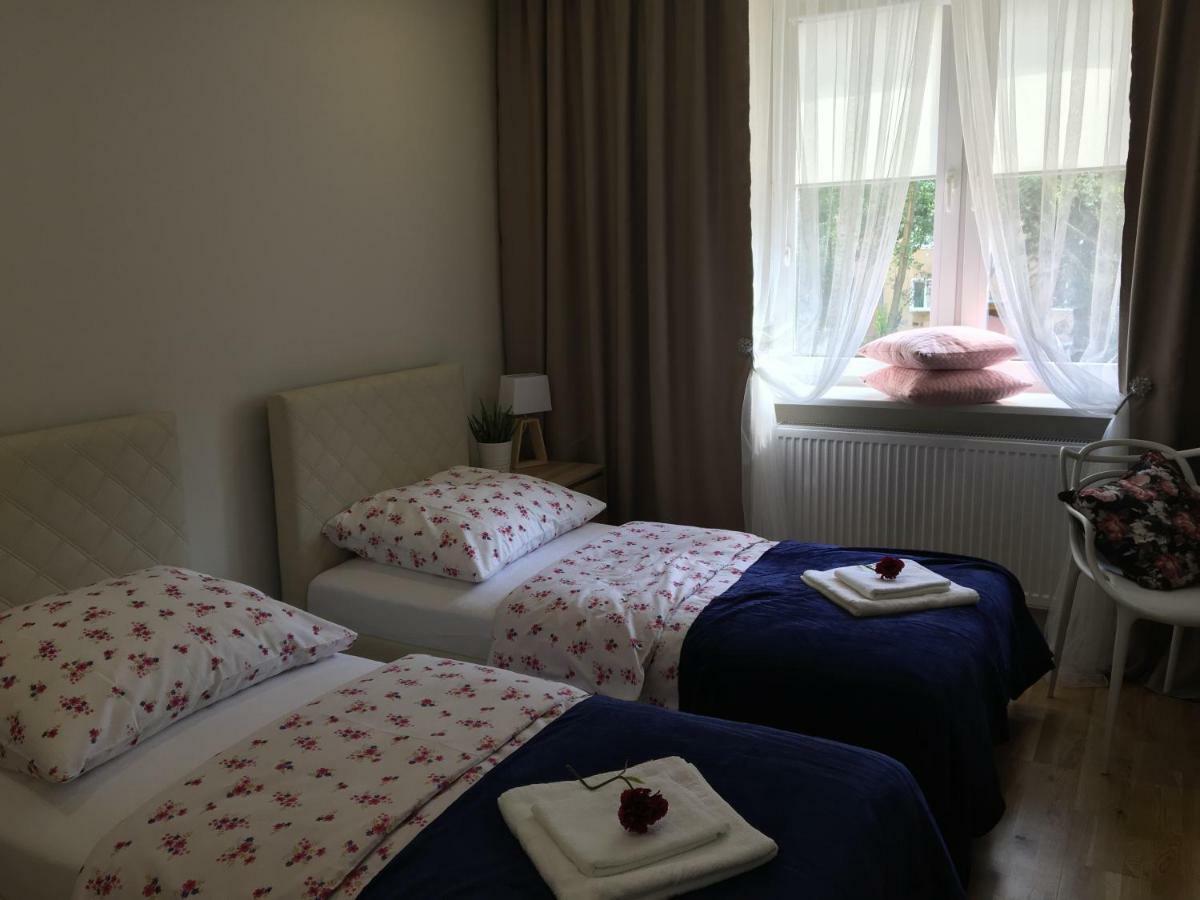 Family & Business Elegant Apartments Ul Astronautow Centrum Downtown - 3 Bedroom, Parking 키엘체 외부 사진