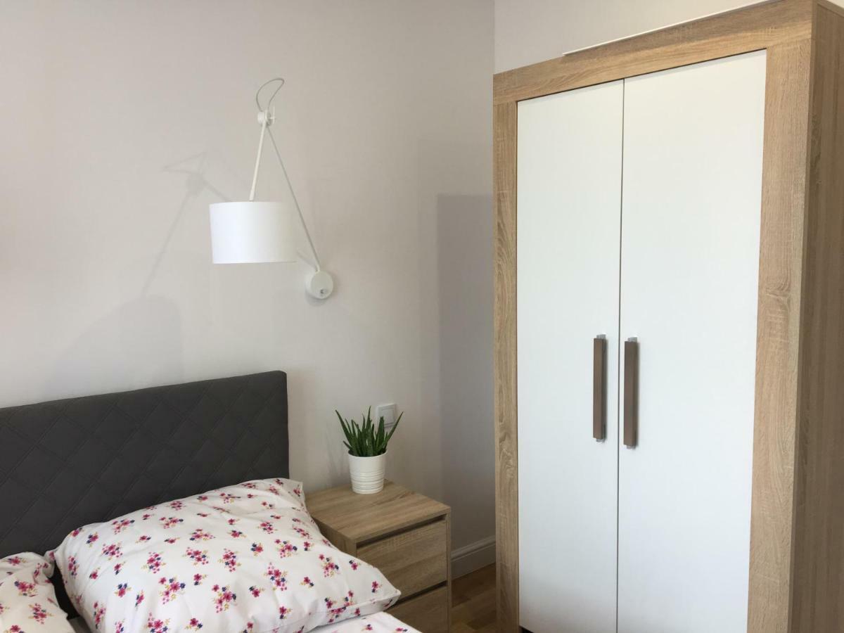 Family & Business Elegant Apartments Ul Astronautow Centrum Downtown - 3 Bedroom, Parking 키엘체 외부 사진