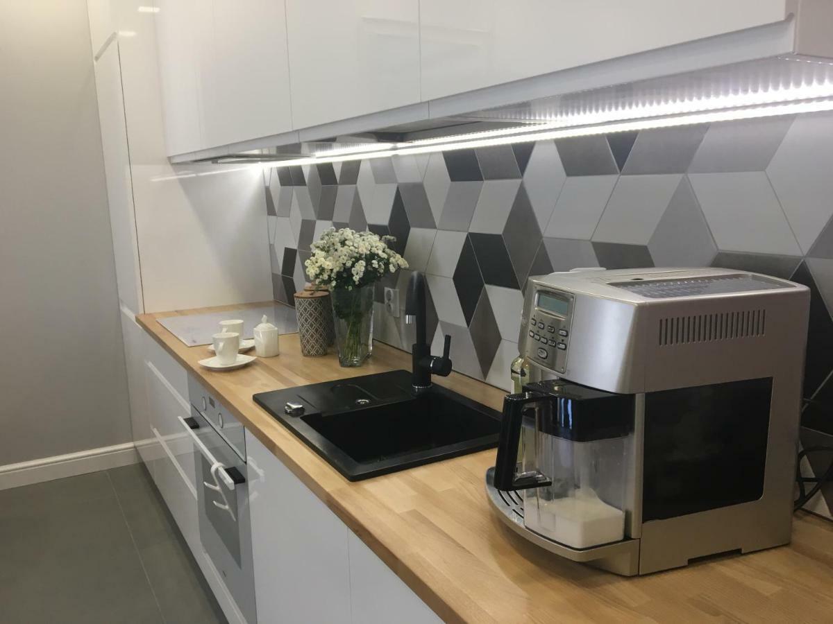 Family & Business Elegant Apartments Ul Astronautow Centrum Downtown - 3 Bedroom, Parking 키엘체 외부 사진