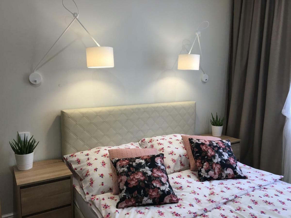 Family & Business Elegant Apartments Ul Astronautow Centrum Downtown - 3 Bedroom, Parking 키엘체 외부 사진
