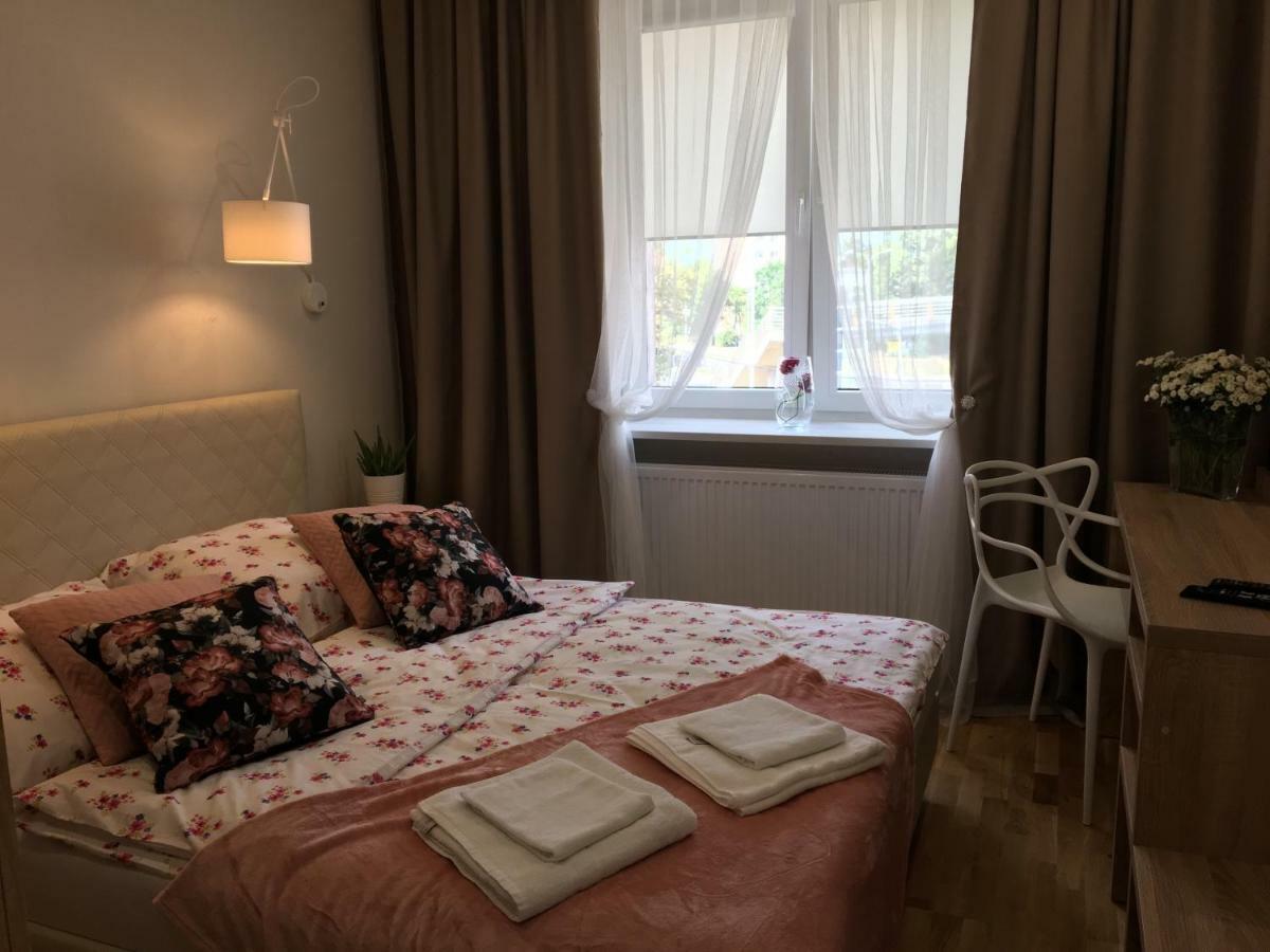 Family & Business Elegant Apartments Ul Astronautow Centrum Downtown - 3 Bedroom, Parking 키엘체 외부 사진