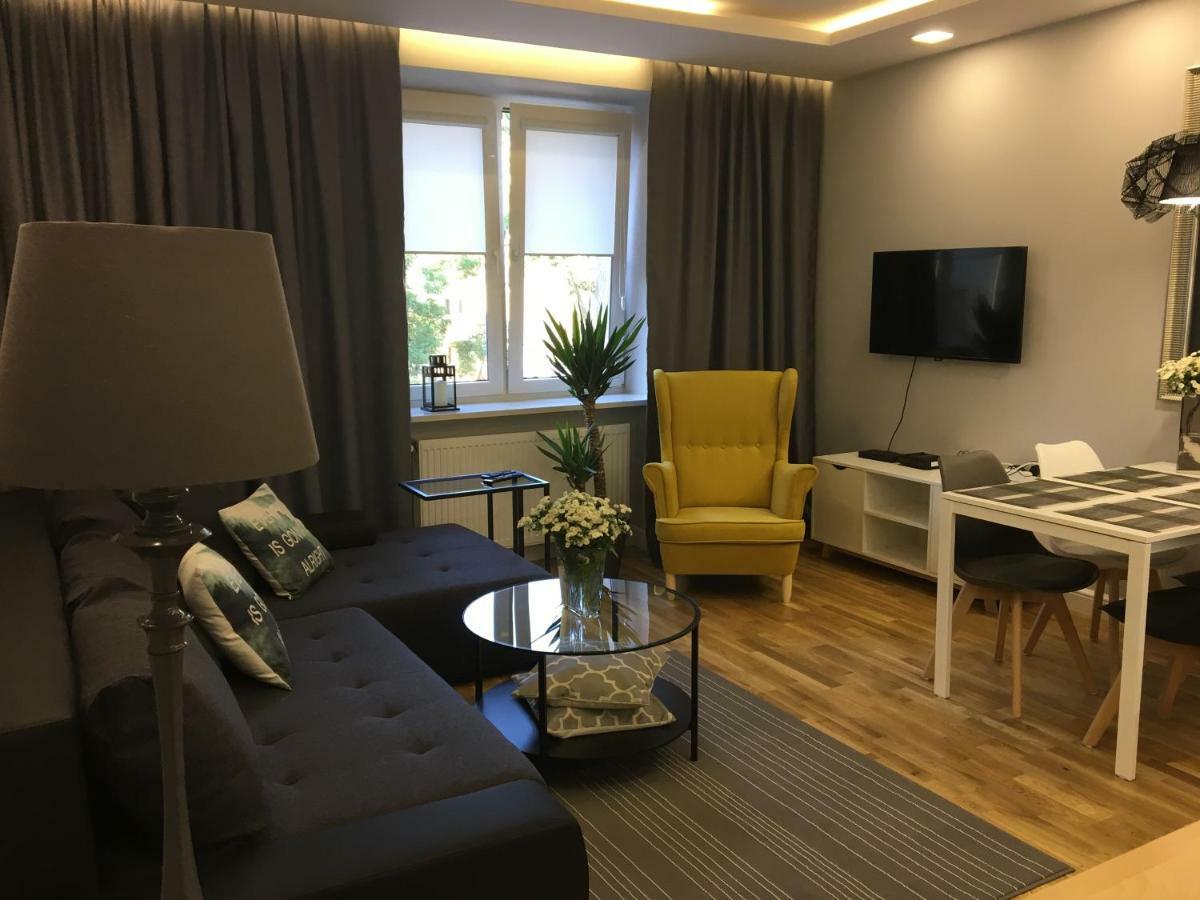 Family & Business Elegant Apartments Ul Astronautow Centrum Downtown - 3 Bedroom, Parking 키엘체 외부 사진