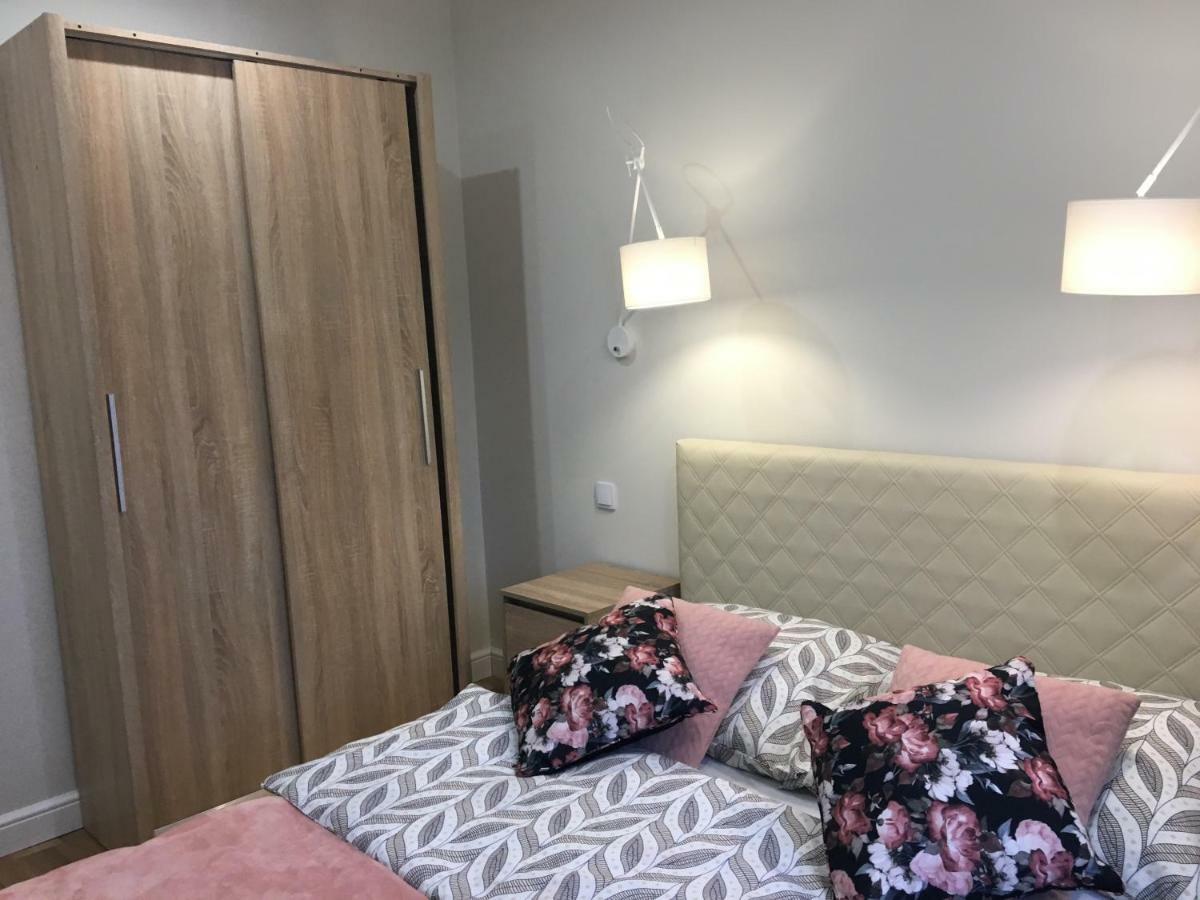 Family & Business Elegant Apartments Ul Astronautow Centrum Downtown - 3 Bedroom, Parking 키엘체 외부 사진
